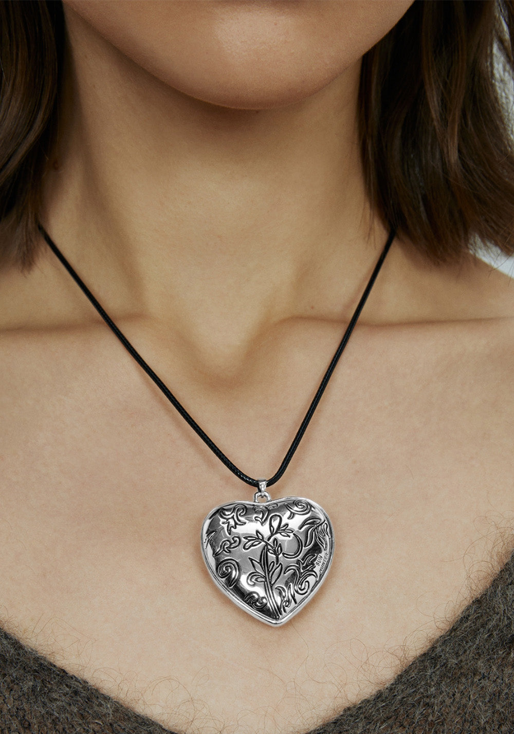 SUN HUNTER丨Carved Heart Leather Necklace - PSYLOS 1, SUN HUNTER丨Carved Heart Leather Necklace, Accessories, SUN HUNTER, PSYLOS 1