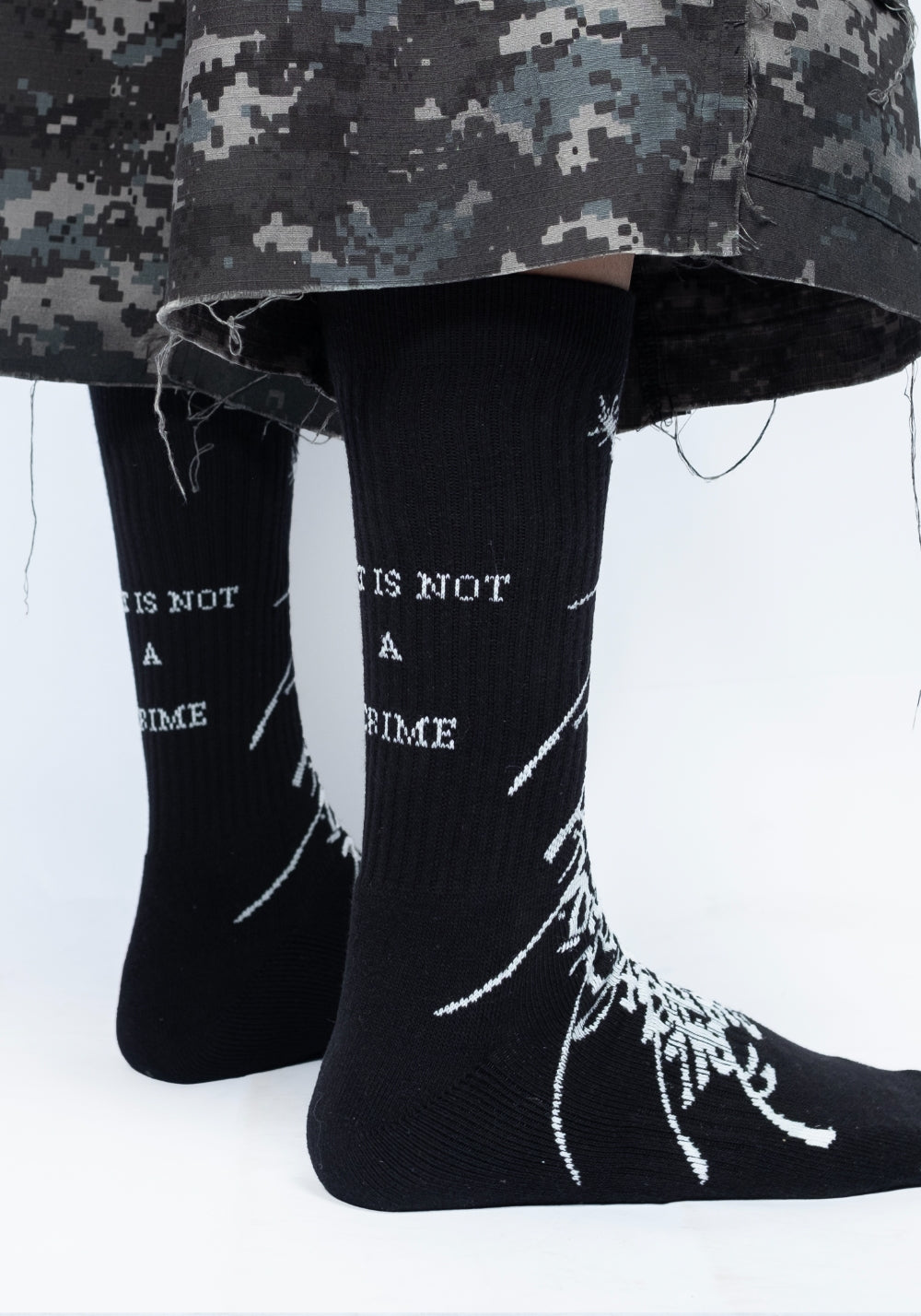 FVVO丨“ ART IS NOT A CRIME ” SOCKS-Black - PSYLOS 1, FVVO丨“ ART IS NOT A CRIME ” SOCKS-Black, socks, FREE WORLD ORDER, PSYLOS 1