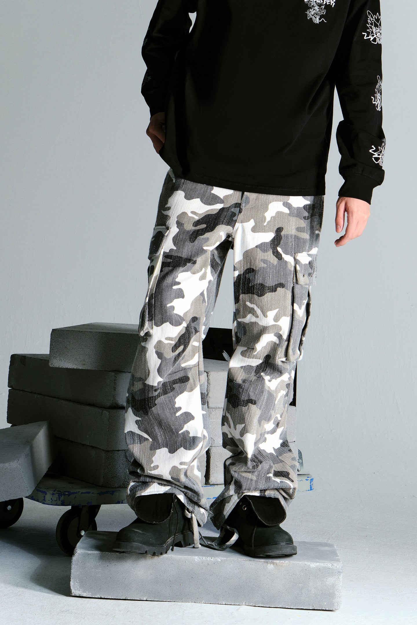 BEASTER Trendy Worn Camouflage Casual Pants