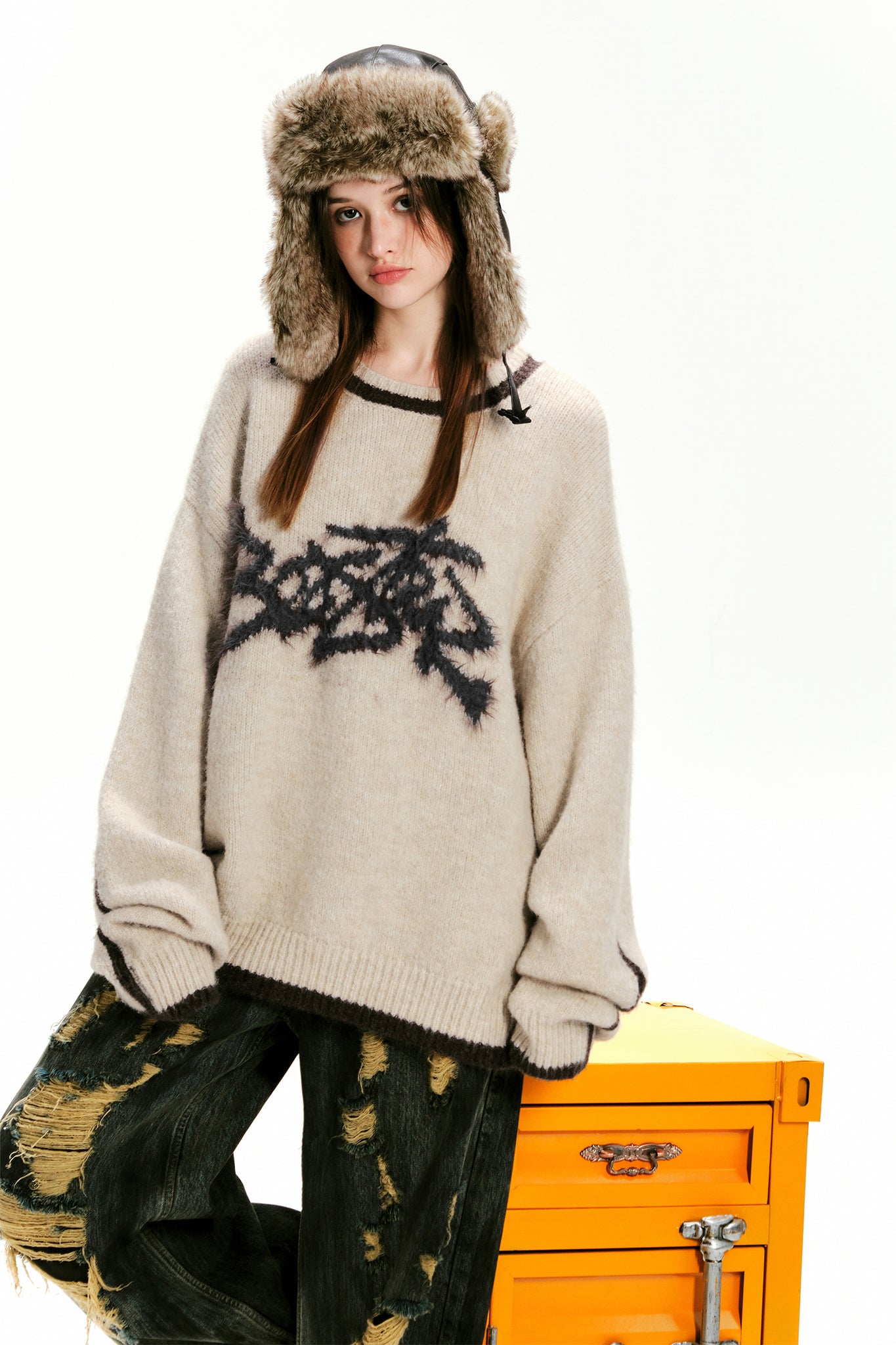 BEASTER Logo Color Jacquard Sweater