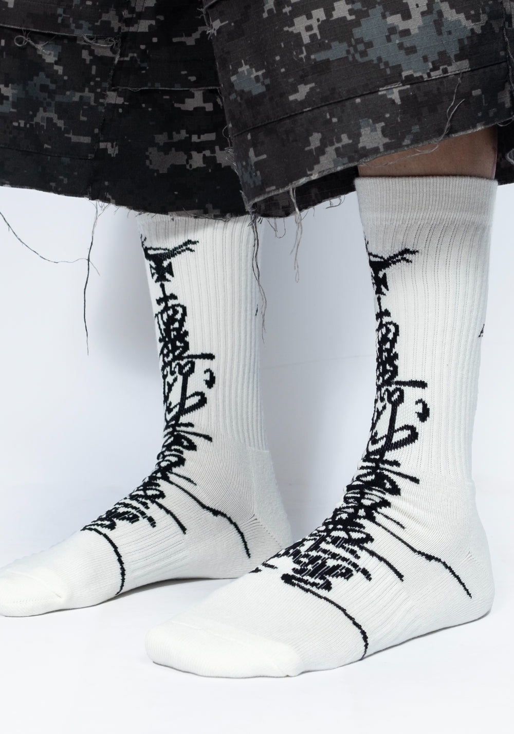 FVVO丨“ ART IS NOT A CRIME ” SOCKS-White - PSYLOS 1, FVVO丨“ ART IS NOT A CRIME ” SOCKS-White, socks, FREE WORLD ORDER, PSYLOS 1