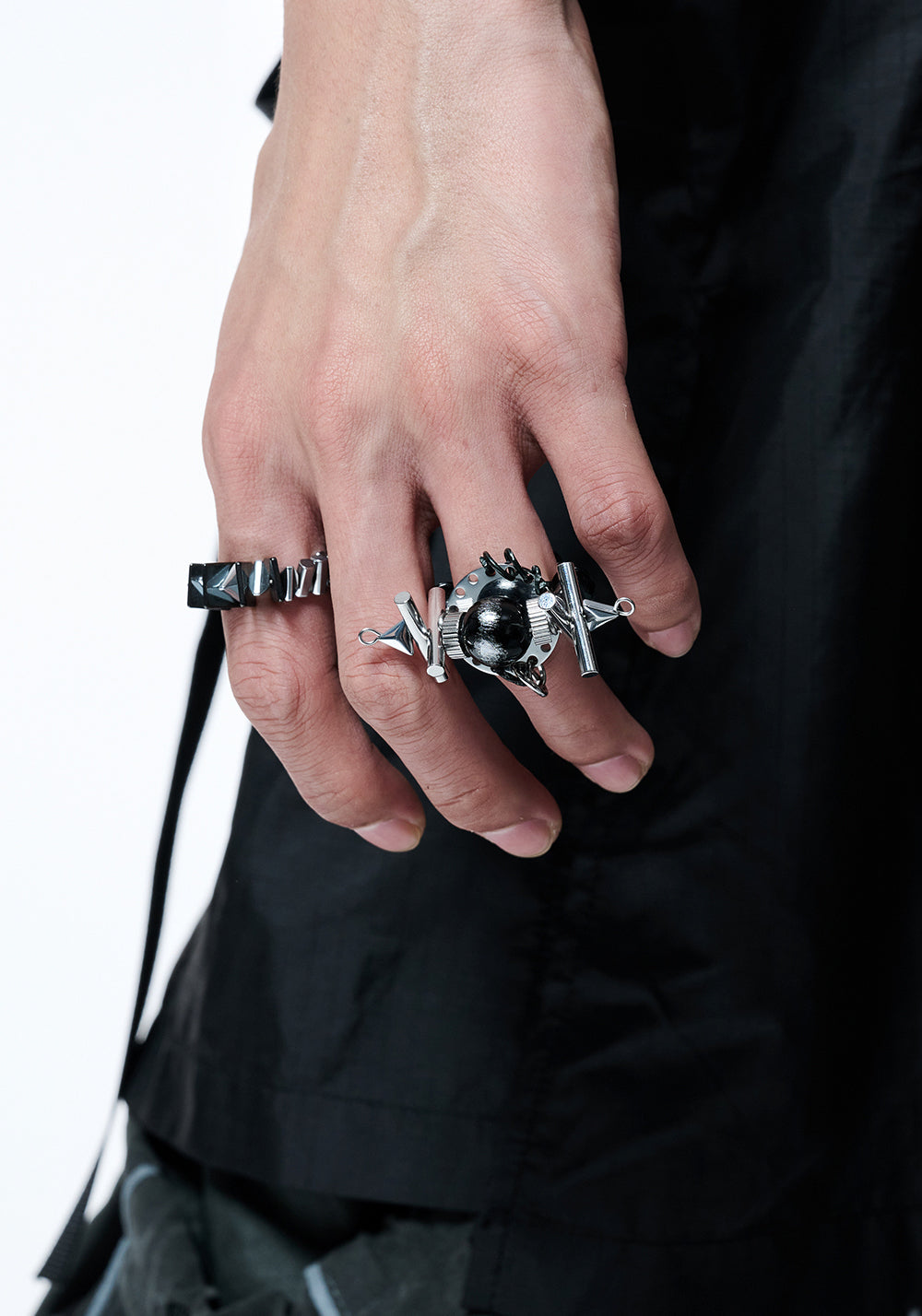 ILLuSoRy丨Armored Titanium Wrist Cuff - PSYLOS 1, ILLuSoRy丨Armored Titanium Wrist Cuff, Accessories, ILLuSoRy, PSYLOS 1